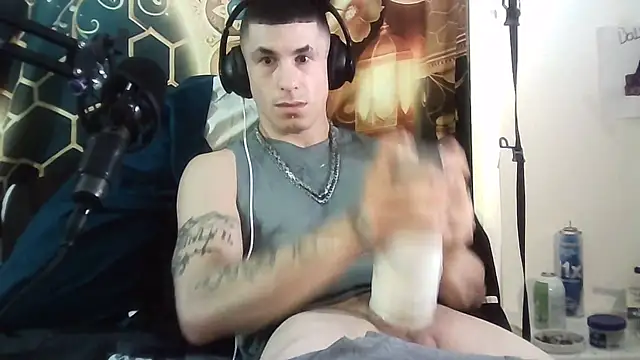 Snapshot of --D-a-D-D-y- chatting on 01/08/26, 05:54 --D-a-D-D-y- online show from 01/08/26, 05:54