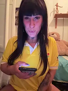 CarolaDrago online show from 04/21/26, 07:39