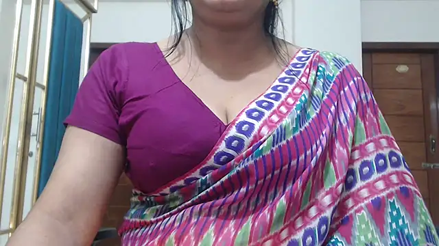 Snapshot of desi-maisa130 chatting on 04/28/26, 04:56 desi-maisa130 online show from 04/28/26, 04:56