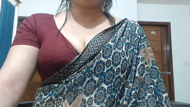 Snapshot of desi-maisa130 chatting on 05/22/26, 04:34 desi-maisa130 online show from 05/22/26, 04:34