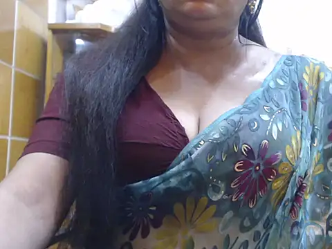 Snapshot of desi-maisa130 chatting on 06/11/26, 04:38 desi-maisa130 online show from 06/11/26, 04:38