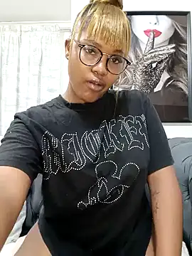 charmainexxx online show from 11/07/25, 08:09