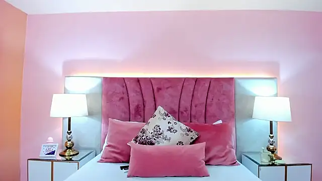 SophiaLaurens online show from 01/07/25, 03:12