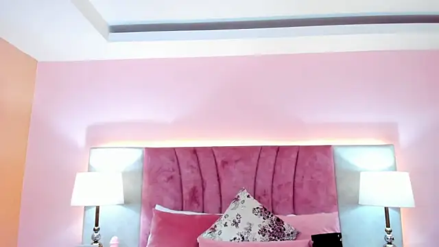 SophiaLaurens online show from 01/09/25, 01:35