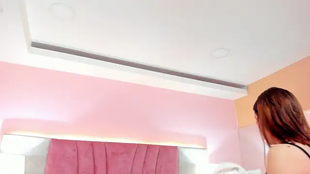 SophiaLaurens online show from 02/05/25, 12:06