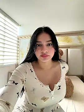 sarasoto 1 online show from 12/17/25, 07:42