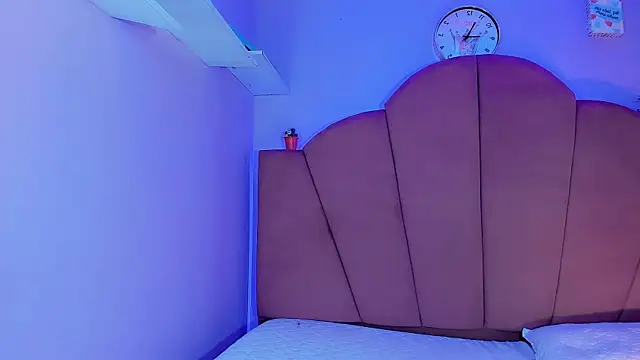 ValeriaAguilar online show from 09/12/25, 09:26