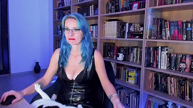 Queen of Hearts1 online show from 11/07/25, 08:42