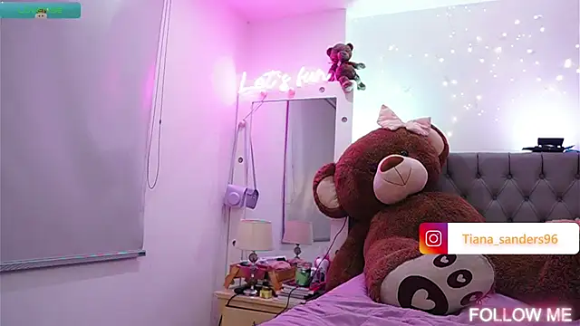 Snapshot of Tiana_sanders chatting on 01/18/25, 03:53 Tiana sanders online show from 01/18/25, 03:53