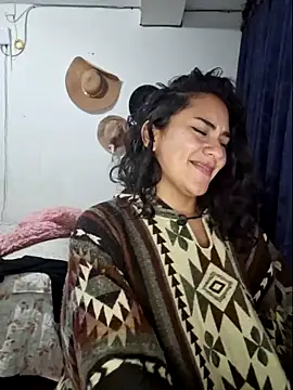 Snapshot of Thaliacooper_ chatting on 01/19/25, 05:37 Thaliacooper  online show from 01/19/25, 05:37