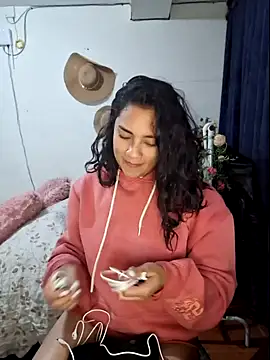 Snapshot of Thaliacooper_ chatting on 01/25/25, 11:22 Thaliacooper  online show from 01/25/25, 11:22