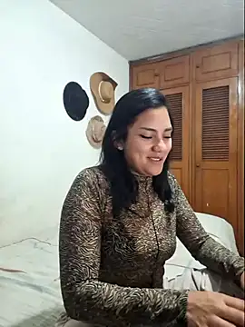 Snapshot of Thaliacooper_ chatting on 03/16/25, 05:36 Thaliacooper  online show from 03/16/25, 05:36