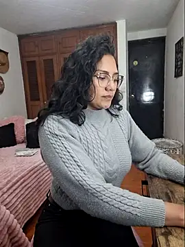 Snapshot of Thaliacooper_ chatting on 09/20/25, 11:39 Thaliacooper  online show from 09/20/25, 11:39
