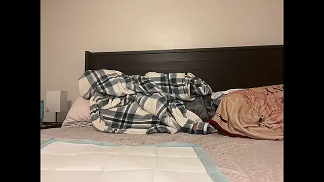 QueenLolaX online show from 10/11/25, 04:01