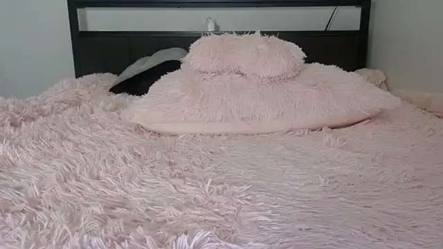 QueenLolaX online show from 04/16/26, 05:41