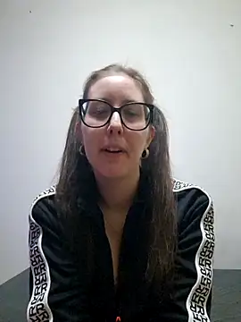 Snapshot of Sarah459 chatting on 09/23/25, 07:06 Sarah459 online show from 09/23/25, 07:06