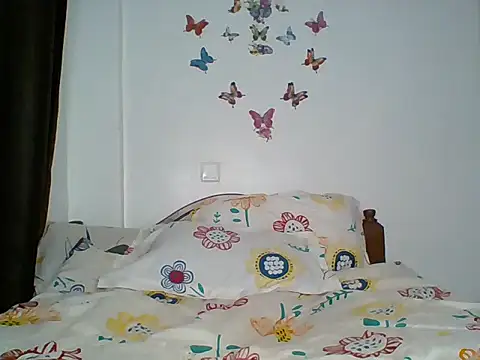 Oliviia  online show from 10/16/25, 12:22