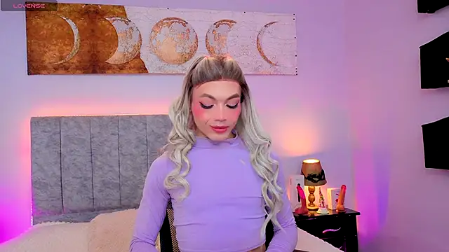 Megan Do Santos online show from 10/24/25, 03:52