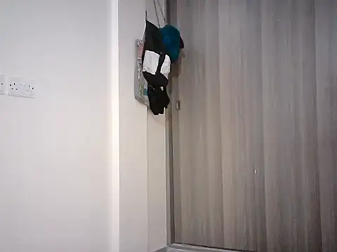 Snapshot of Star_Tower chatting on 12/13/25, 08:04 Star Tower online show from 12/13/25, 08:04