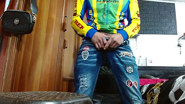 Snapshot of GeorgeZarrate chatting on 10/14/25, 09:48 GeorgeZarrate online show from 10/14/25, 09:48