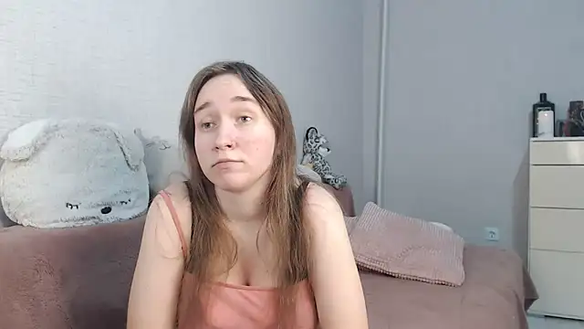 lovely hayley online show from 10/19/25, 10:10