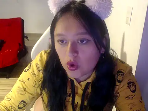 Snapshot of Dahiana_Rous chatting on 02/04/26, 02:45 Dahiana Rous online show from 02/04/26, 02:45