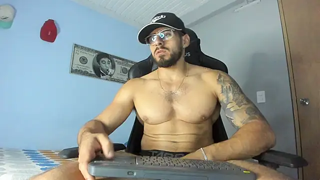 Snapshot of _Poseidon1_ chatting on 01/10/25, 01:10  Poseidon1  online show from 01/10/25, 01:10
