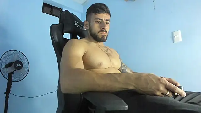 Snapshot of _Poseidon1_ chatting on 01/23/25, 03:37  Poseidon1  online show from 01/23/25, 03:37