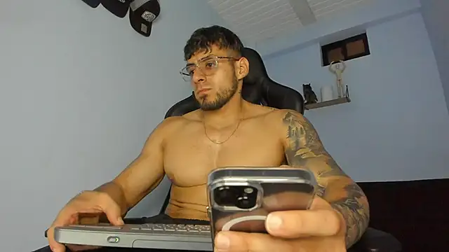 Snapshot of _Poseidon1_ chatting on 03/07/25, 10:43  Poseidon1  online show from 03/07/25, 10:43