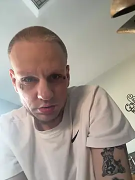 Snapshot of VixyGang chatting on 02/15/26, 10:06 VixyGang online show from 02/15/26, 10:06