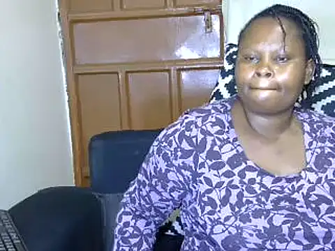 Snapshot of Pretty_lilly02 chatting on 03/07/25, 02:57 Pretty lilly02 online show from 03/07/25, 02:57