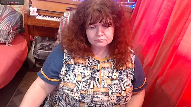Snapshot of RoseRed69 chatting on 04/25/26, 06:49 RoseRed69 online show from 04/25/26, 06:49