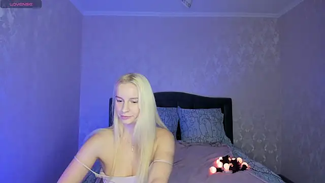 Snapshot of Amanda054 chatting on 12/04/24, 04:21 Amanda054 online show from 12/04/24, 04:21