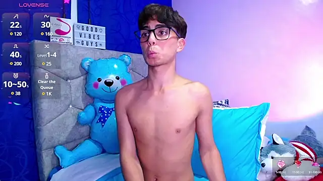 OwenBluee online show from 12/04/24, 11:57