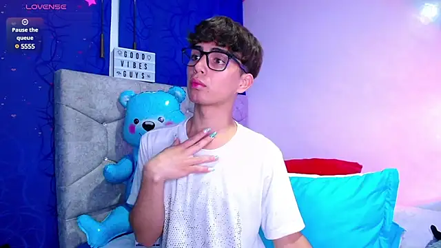 OwenBluee online show from 12/07/24, 07:38