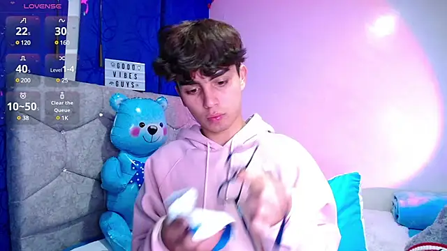 OwenBluee online show from 12/24/24, 03:27