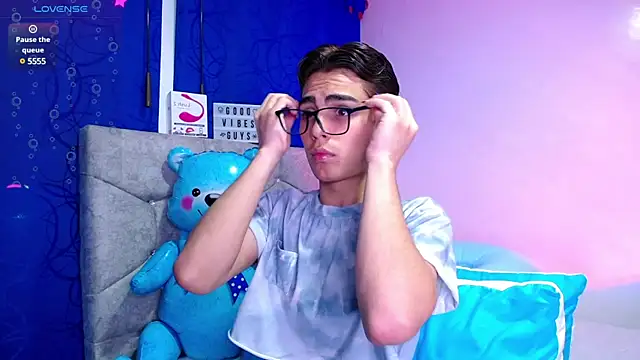 OwenBluee online show from 01/25/25, 06:34