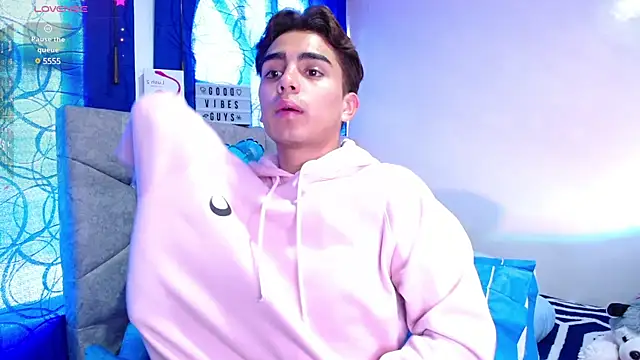 OwenBluee online show from 01/28/25, 01:38