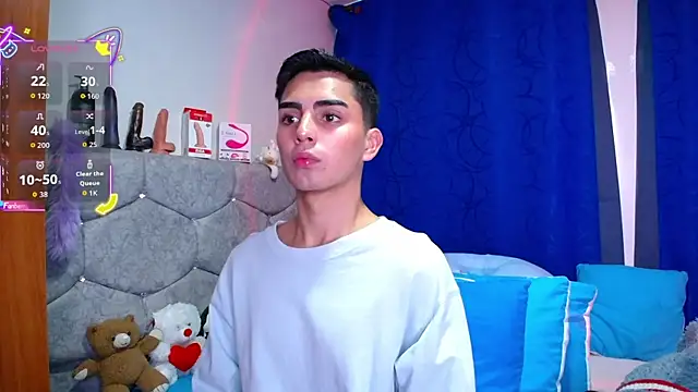 OwenBluee online show from 09/17/25, 03:03