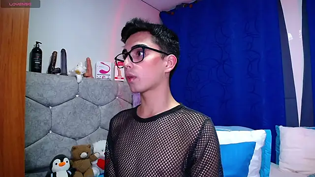 OwenBluee online show from 09/30/25, 01:10