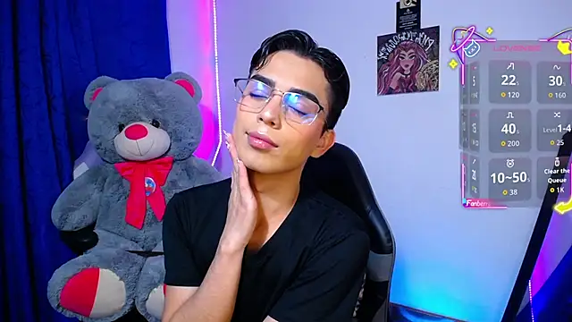 OwenBluee online show from 06/21/26, 06:27