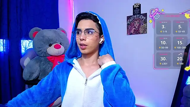 OwenBluee online show from 06/25/26, 01:48