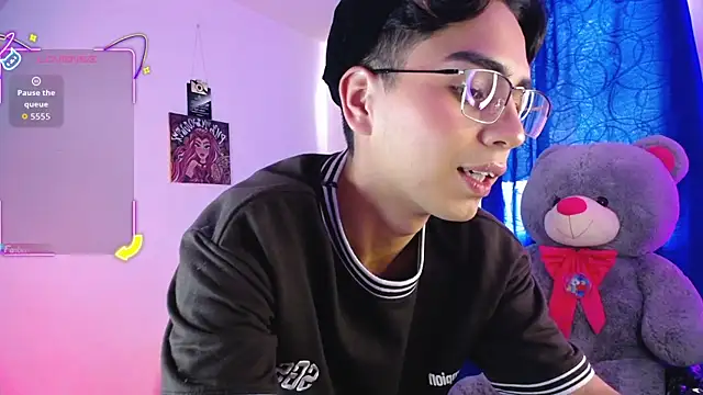 OwenBluee online show from 07/12/26, 03:03