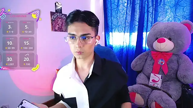OwenBluee online show from 07/13/26, 04:32