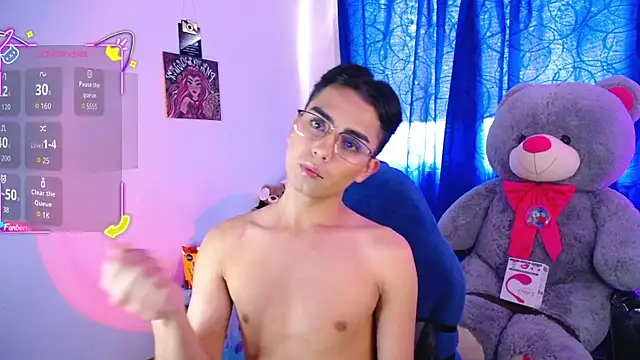 OwenBluee online show from 07/14/26, 06:24