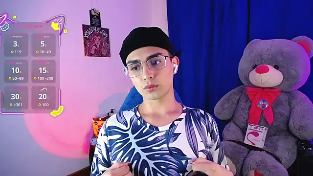 OwenBluee online show from 07/16/26, 09:04