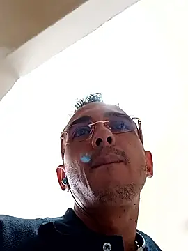 Snapshot of paisa233 chatting on 09/18/25, 03:03 paisa233 online show from 09/18/25, 03:03