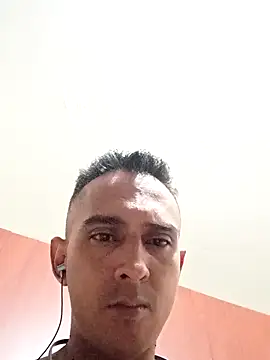 Snapshot of paisa233 chatting on 10/01/25, 03:12 paisa233 online show from 10/01/25, 03:12