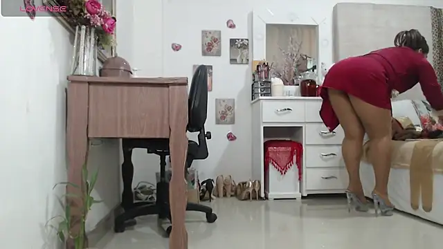 Jadeee  online show from 06/01/26, 08:21