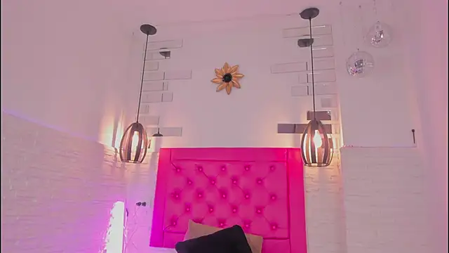 Snapshot of mia_six66 chatting on 01/15/25, 11:21 mia six66 online show from 01/15/25, 11:21